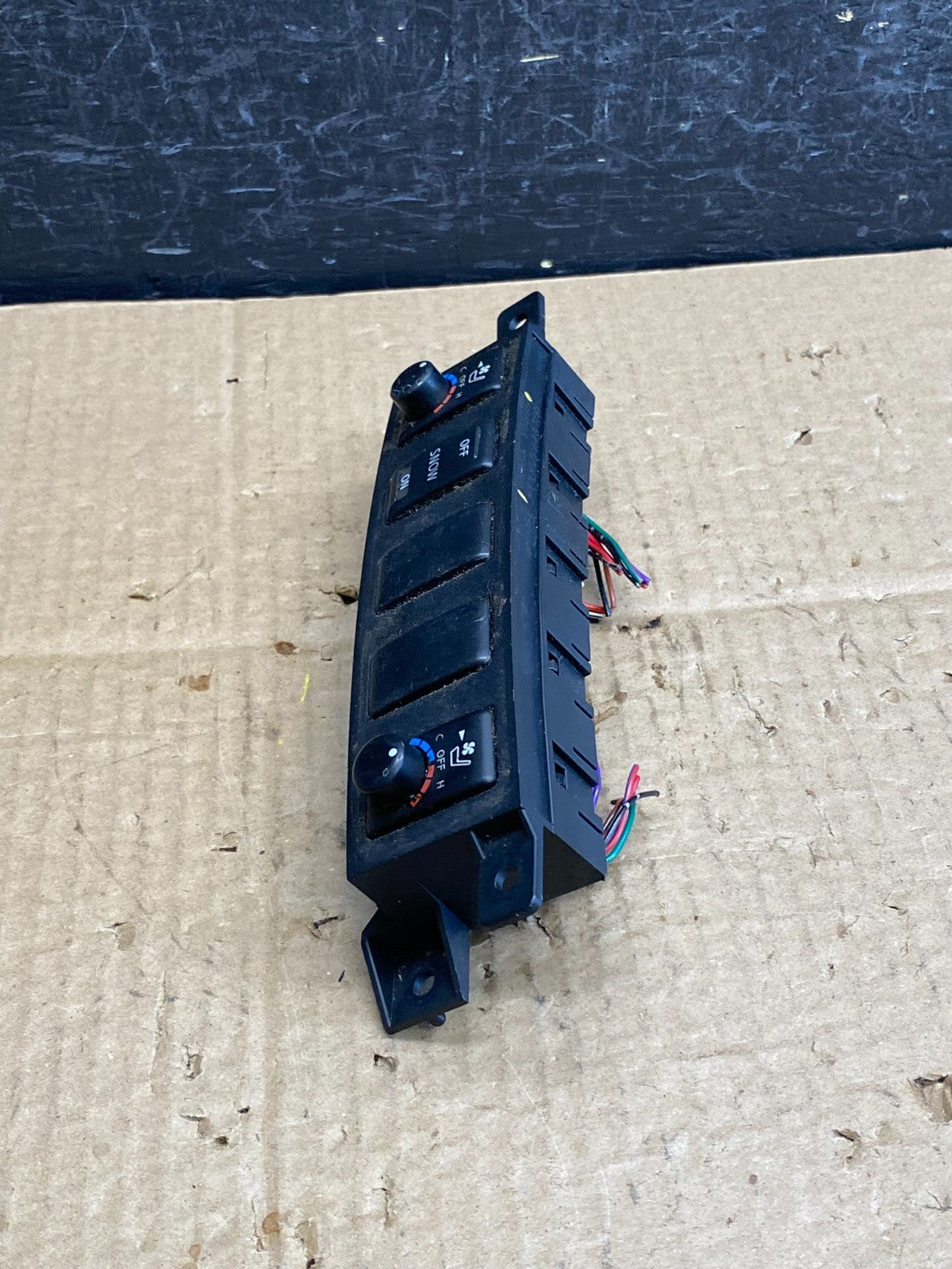 2006-2010 Infiniti M35 M45 Seat Heater Switches Center Switch Panel AC9575 DG2