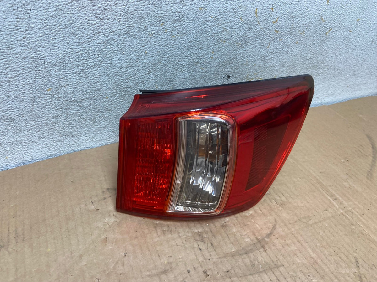 2011 - 2013 Lexus Is250 Is350 Right Passenger RH Side Tail Light AI7015 LK2
