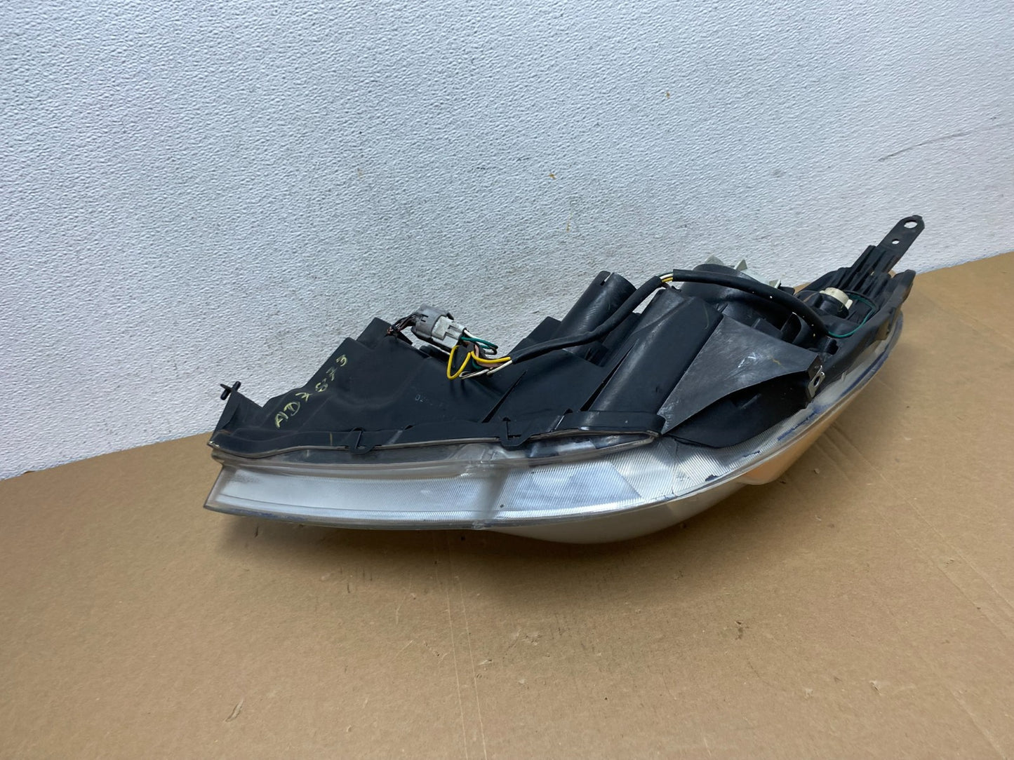 2010-2012 Subaru Legacy Outback Right Passenger Headlight AD7873 DW9