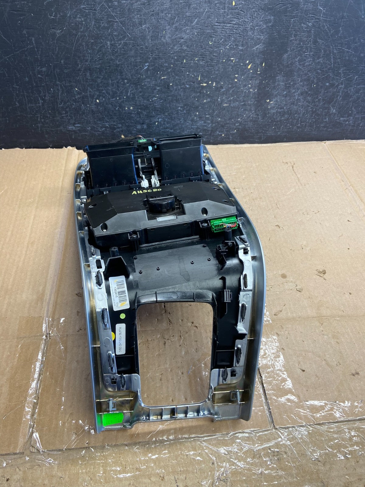 2011 to 2013 Volvo XC60 Climate Control Radio Bezel Panel Trim AH5680 DG3