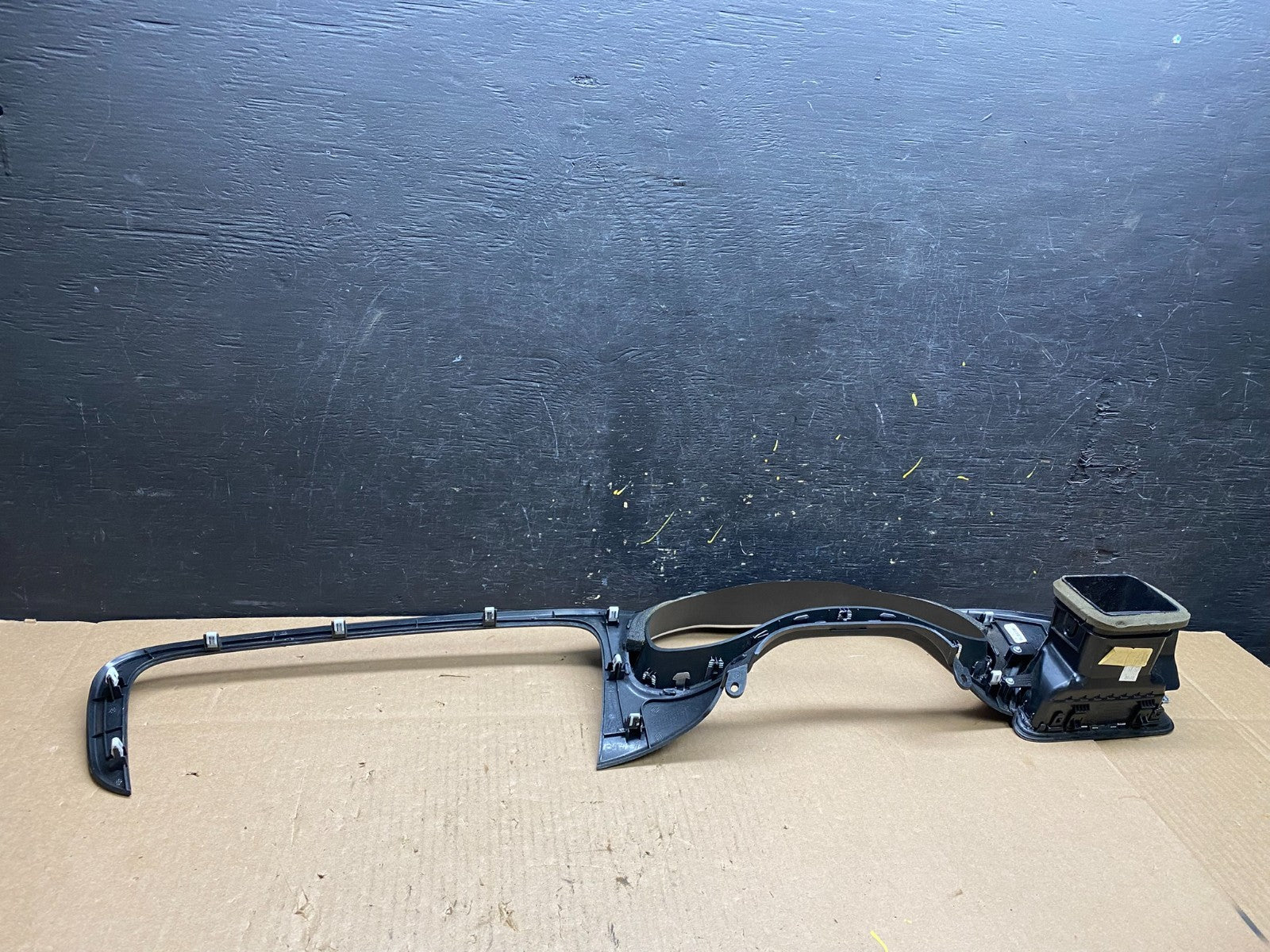 2015-2017 Chrysler 200 Speedometer Cluster Dash Bezel Trim W/ Vent OEM T4655 DG4