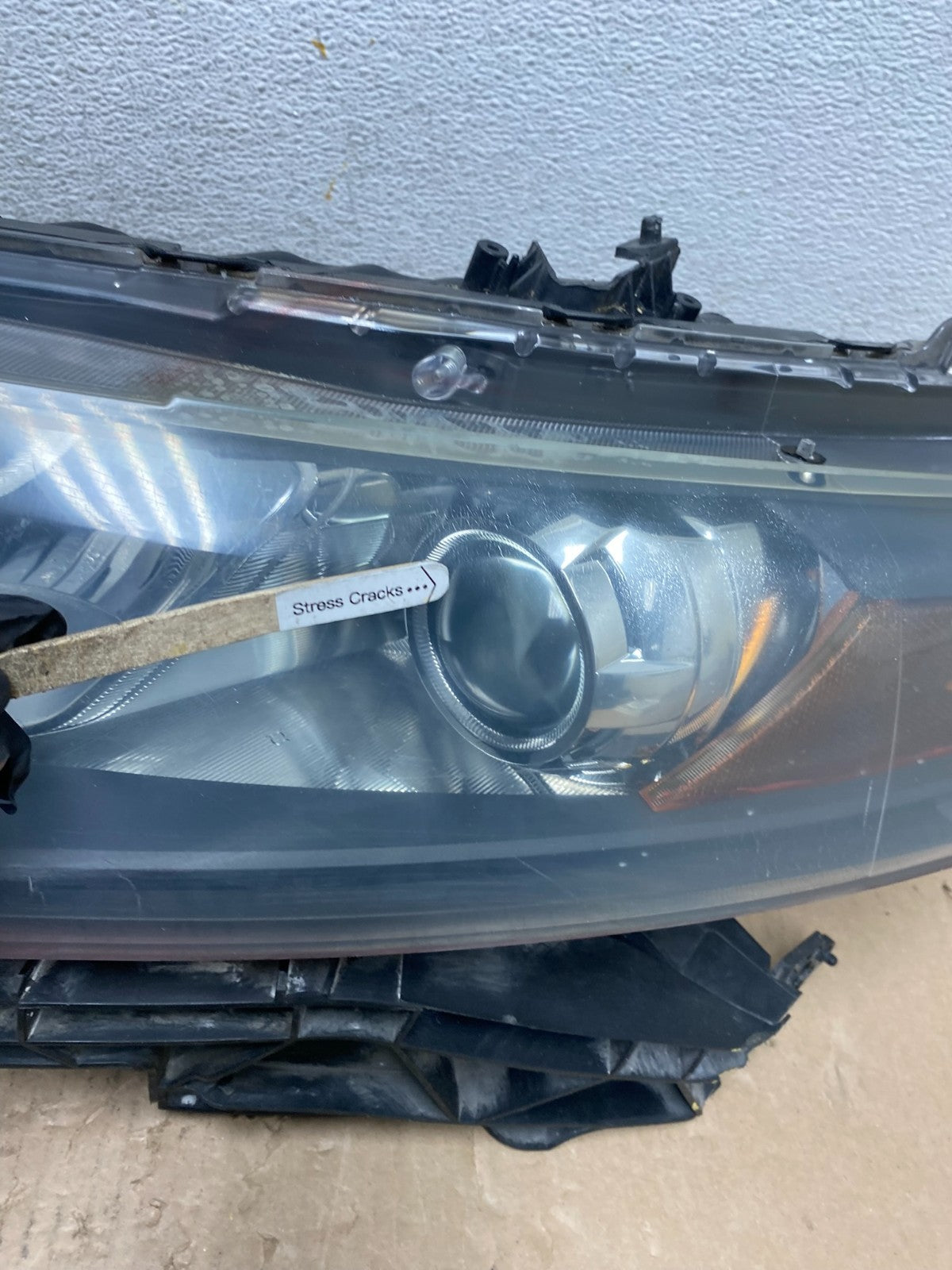 2010 - 2012 Honda Accord Crosstour Left Driver LH Side Headlight AF3185 DW4