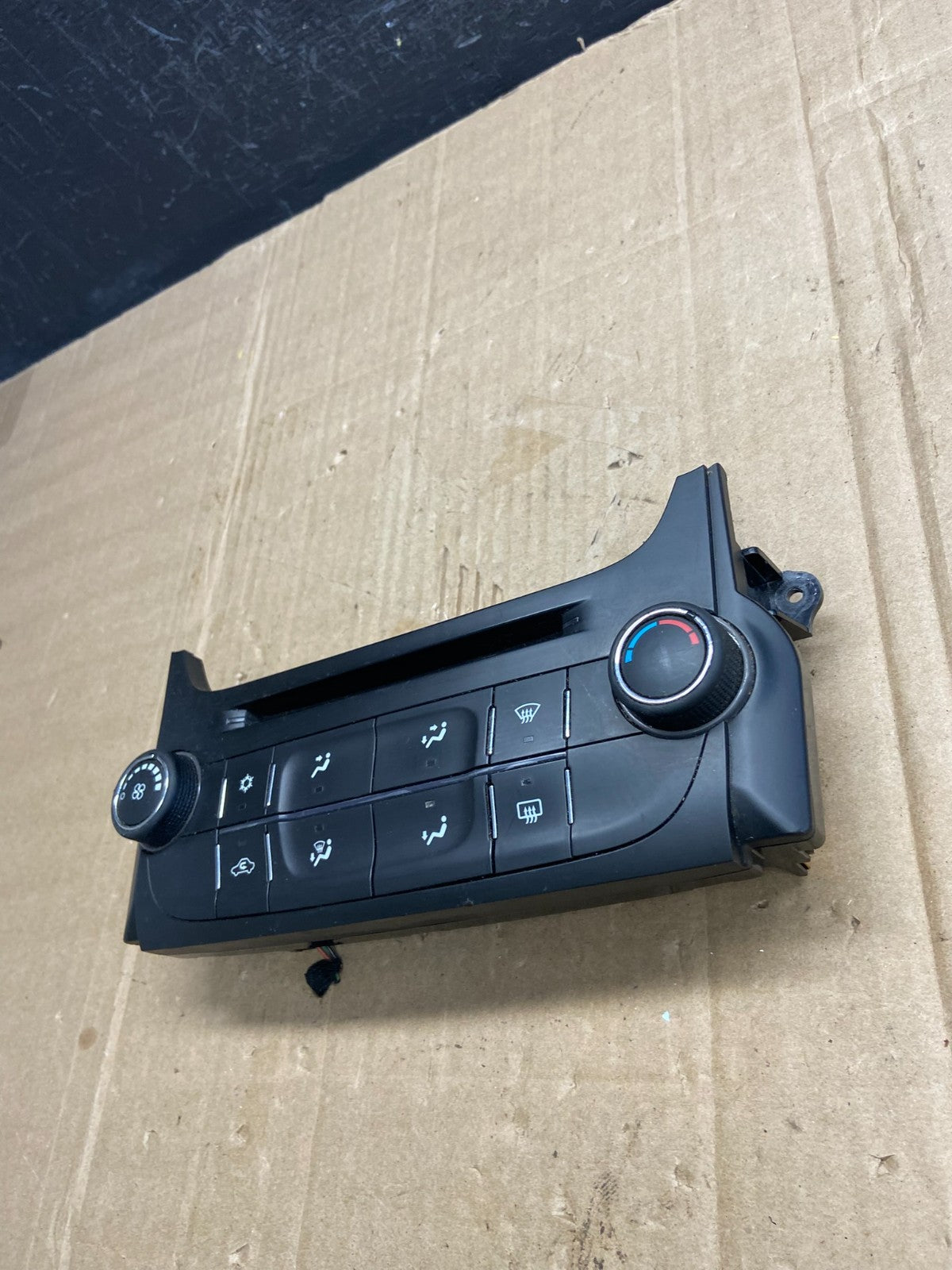 2013 to 2015 Chevrolet Malibu AC Heat Temperature Climate Control AD7197 DG1
