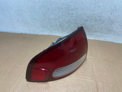 2000 2001 2002 2003 Nissan Sentra Left Driver Side Tail Light AI6822 LK2