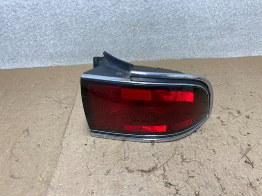 1992-1996 Buick Lesabre Right Passenger Rh Side Tail Light Oem X2365 DW0