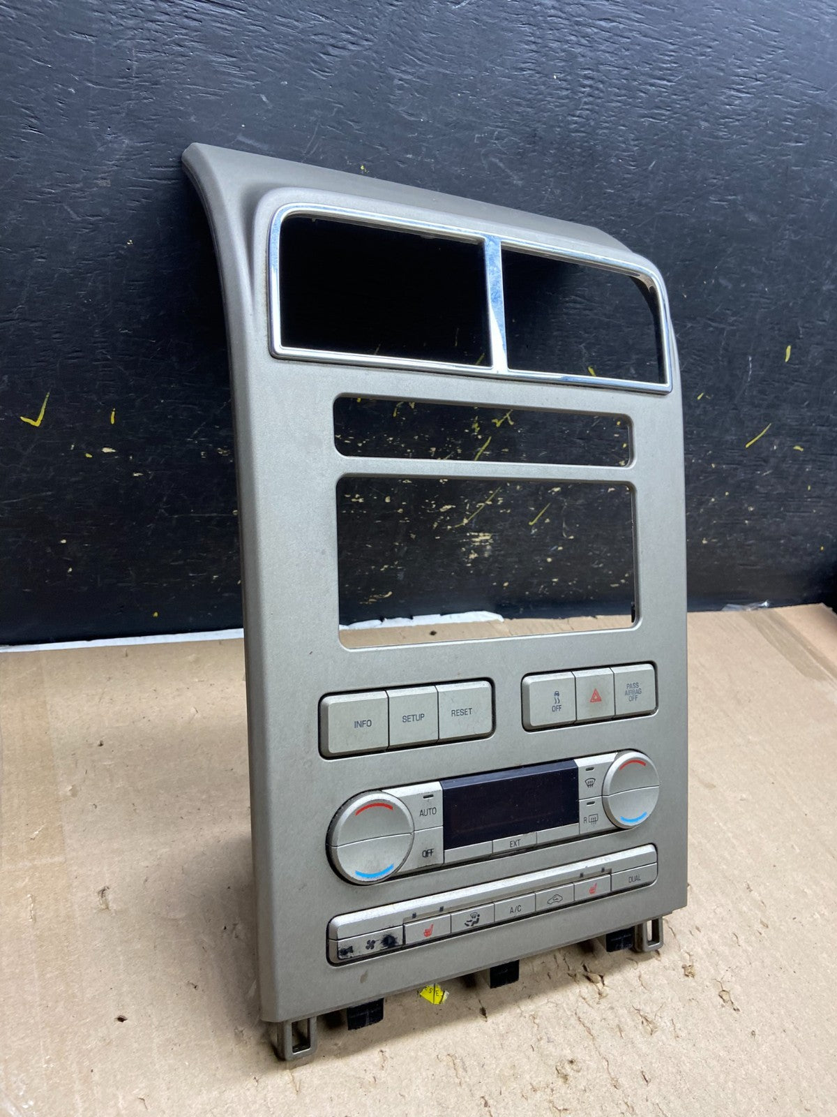 2007-2010 Lincoln MKX Temperature Climate Control Heat Seat Radio Bezel AB5447DG2