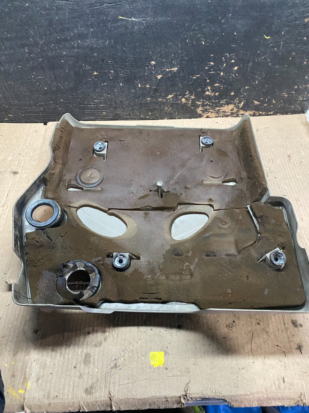 2004 to 2007  Cadillac CTS 3.6L Plastic Engine Cover Shield OEM x8182 DG5