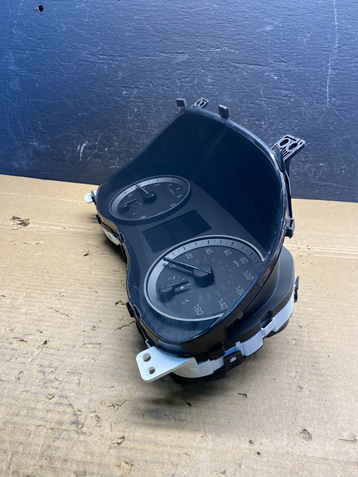 2019 to 2021 Hyundai Tucson Speedometer Cluster Gauge AD6580 DG2