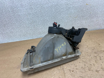1996 to 1998 Mazda MPV Right Passenger RH Headlight OEM Y7045 DW7