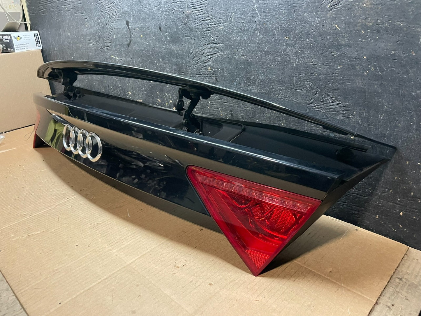 2012-2015 Audi A7 S7 Liftgate Trunk Lid Spoiler W/ Tail light Camera Y17951