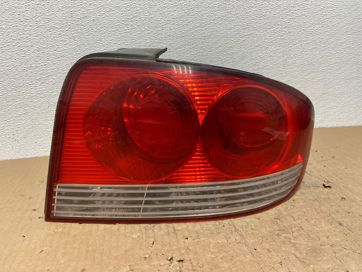 2002 - 2005 Hyundai Sonata Right Passenger RH Side Tail Light OEM AC0324 LK0