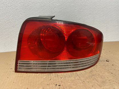 2002 - 2005 Hyundai Sonata Right Passenger RH Side Tail Light OEM AC0324 LK0