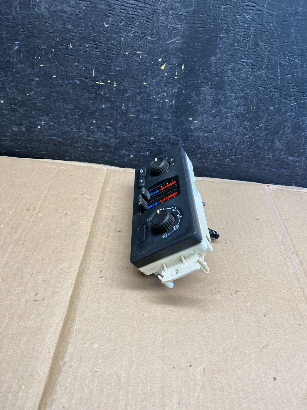 2003 to 2006 Chevrolet Silverado HVAC Heater Climate Control Module AH5505 DG2