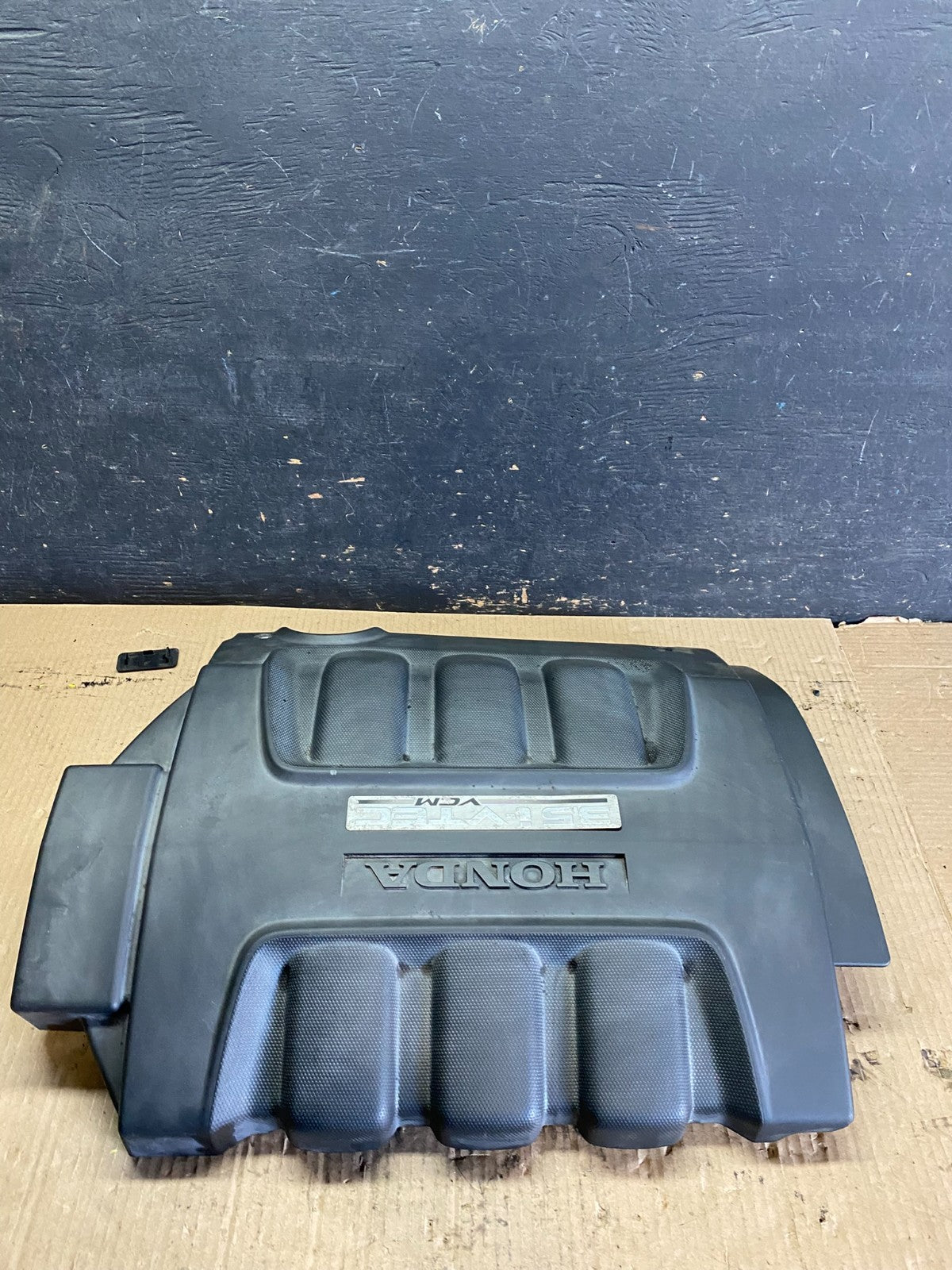 2005 to 2007 Honda Odyssey Black Engine Cover OEM 3.5L No # Q3234 DG1