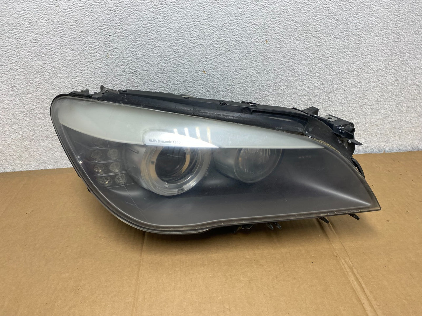 2009-2012 BMW 7-Series 740i 750i Right Passenger Xenon HID Headlight AD07180