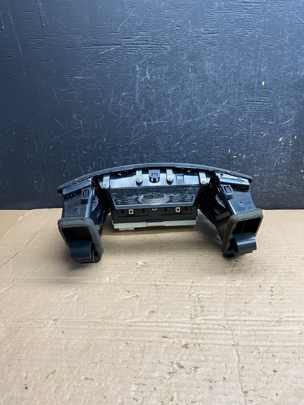 2008 to 2012 Infiniti G35 G37 Radio Player Climate Control Panel Bezel AF2061 DW3