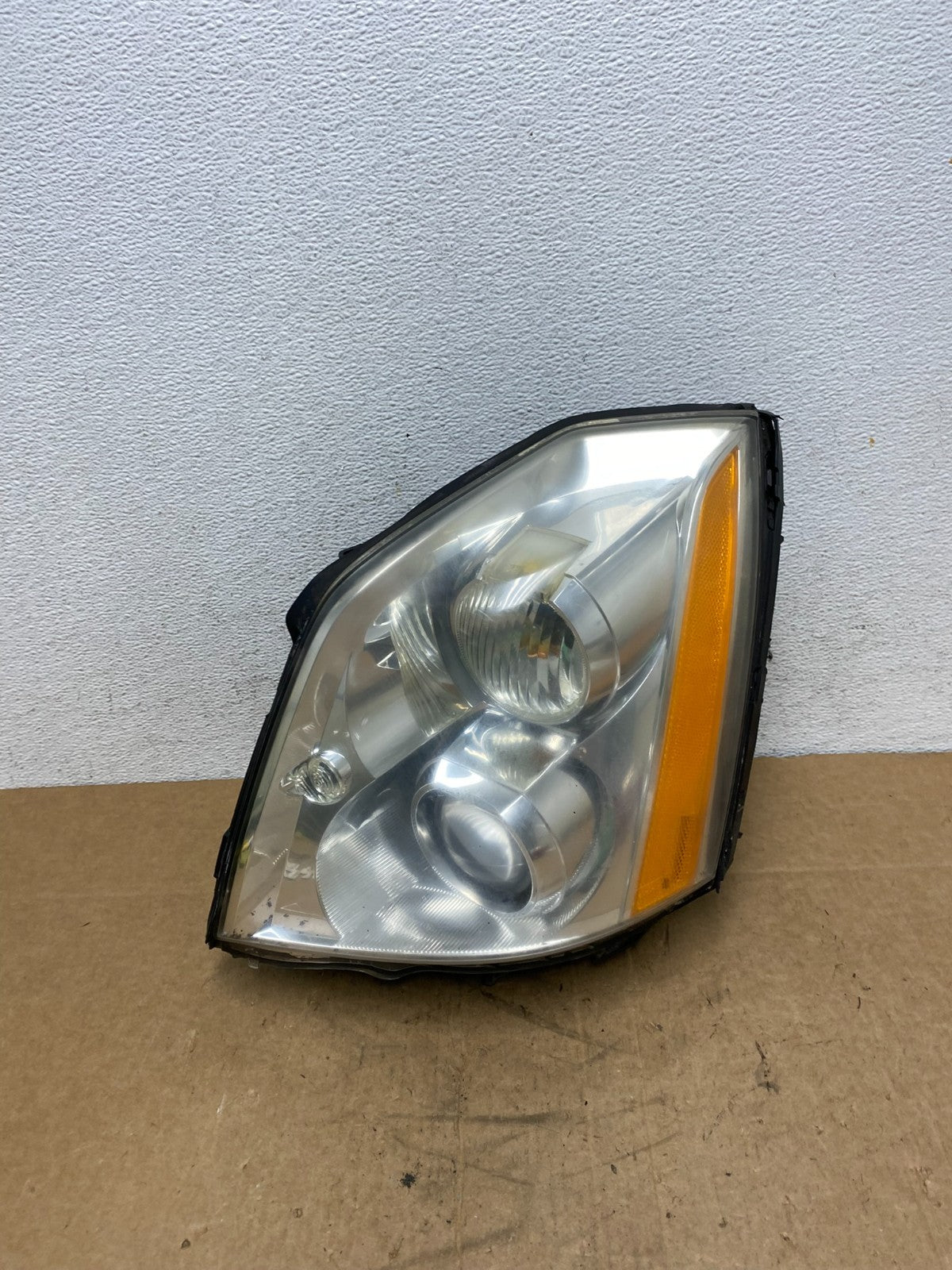 2006 to 2011 Cadillac DTS Left Driver Lh Xenon Hid Headlight AD6372 DW0