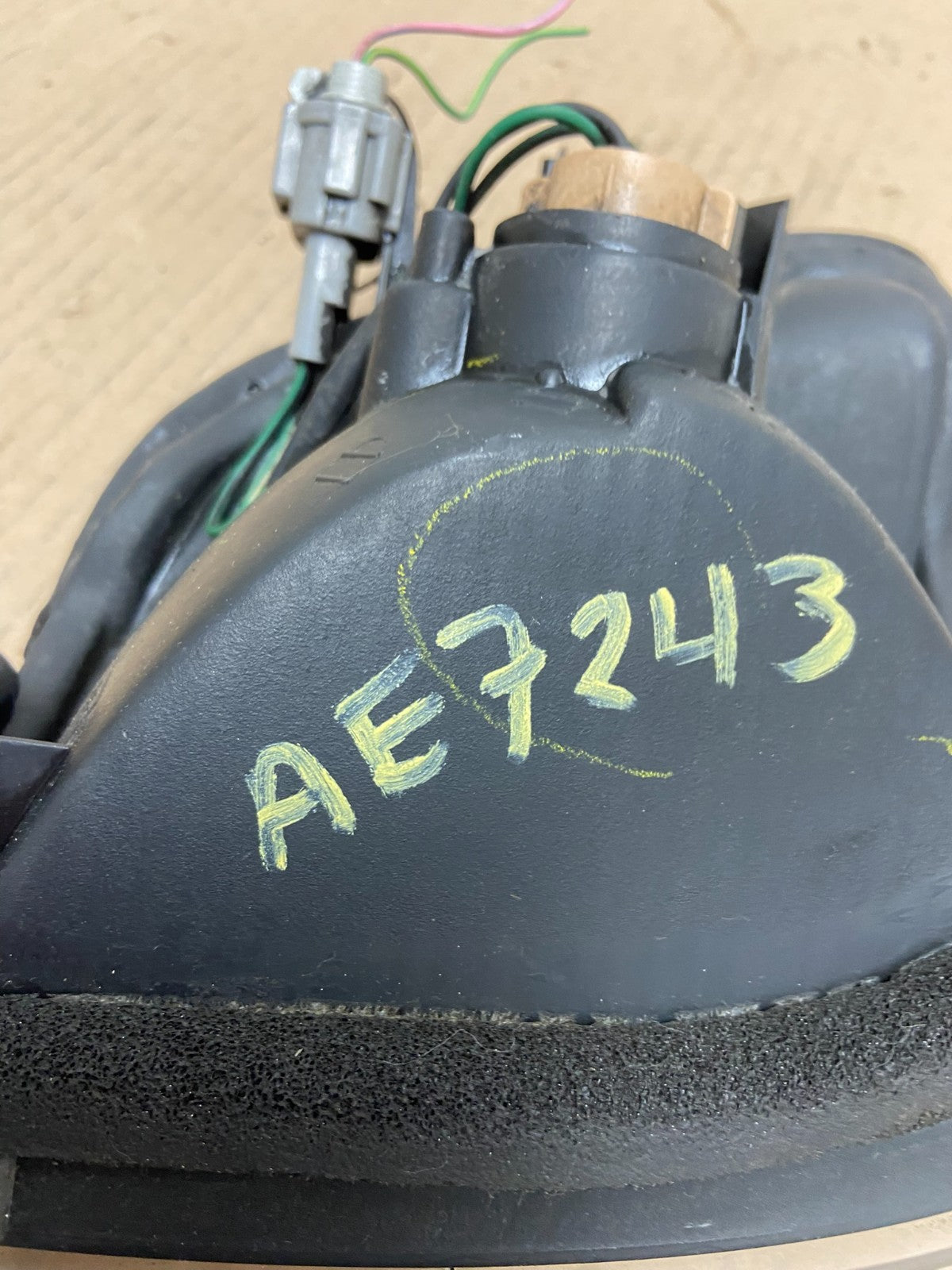 1999-2004 Nissan Pathfinder Front Left Driver Turn Signal AE7243 DW6
