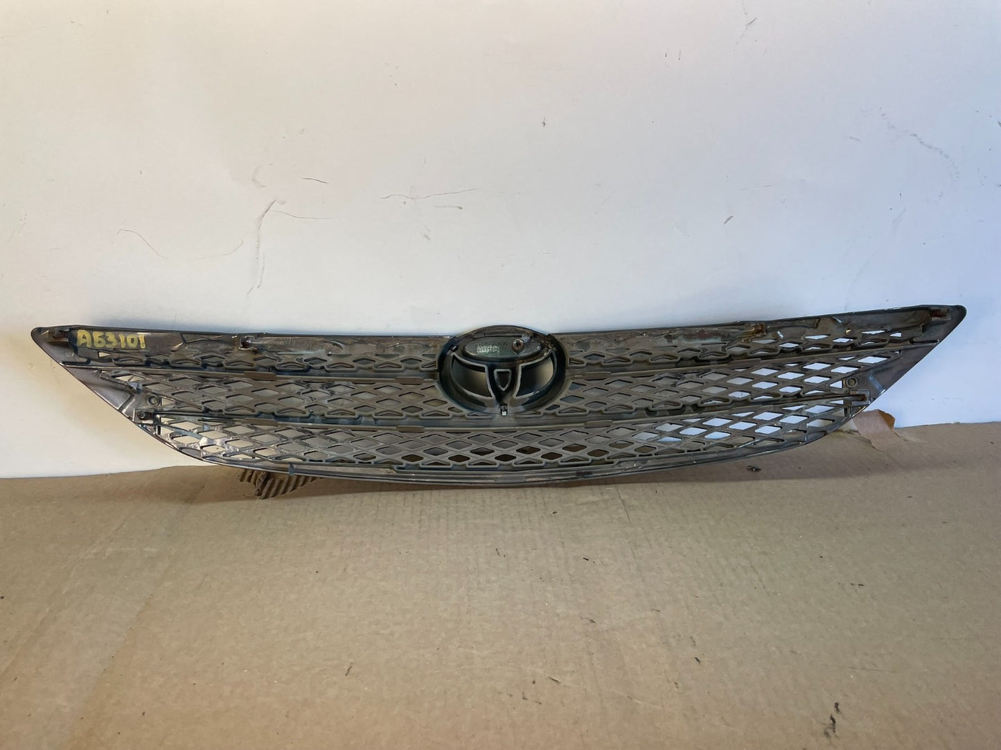 2002 2003 2004 Toyota Camry Front Upper Grill Grille AG3101 DG3
