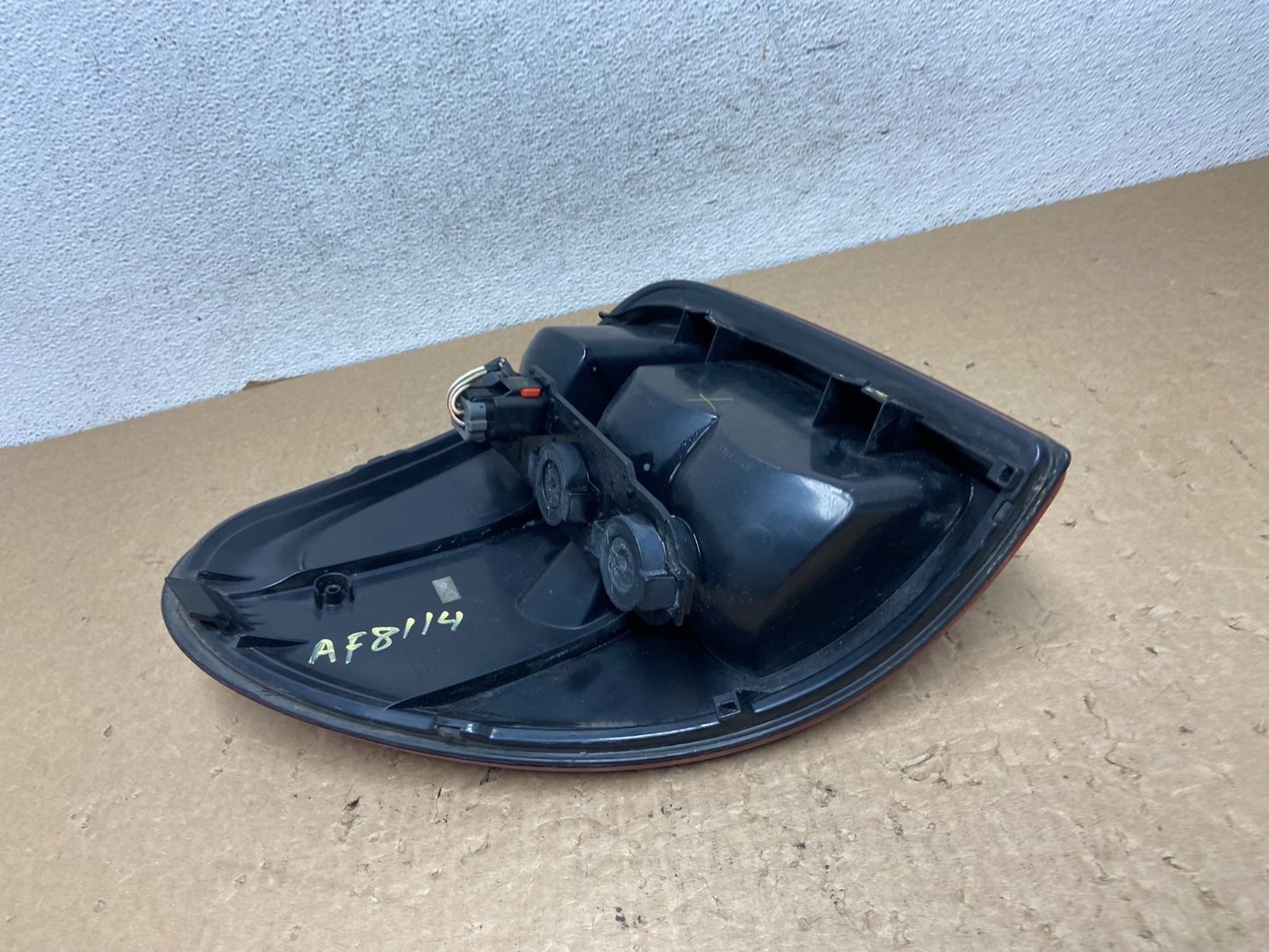 2001-2003 Dodge Grand Caravan Right Passenger RH Side Tail Light AF8114 DW8
