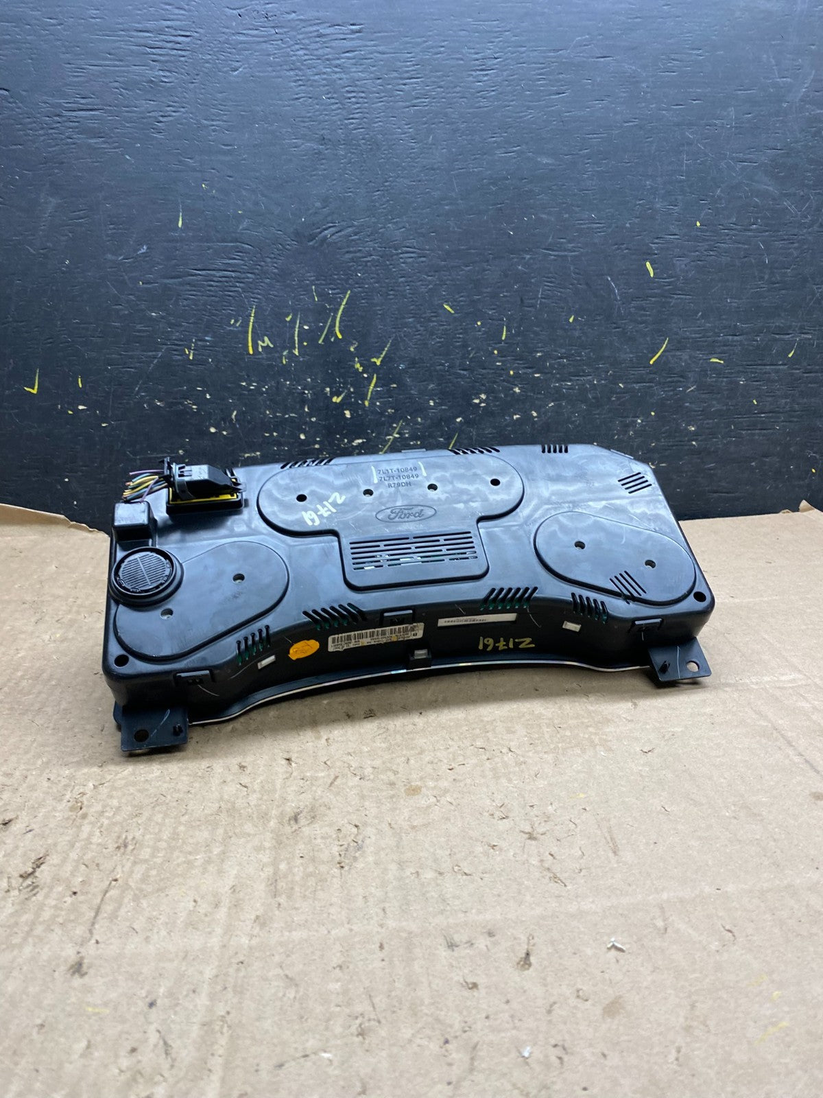 2007 2008 Ford  Expedition Speedometer Cluster Gauge OEM z1761 DG7