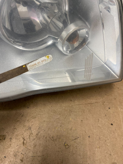 2011 to 2016 Chrysler Town and Country Right Passenger Headlight X9033 DW7