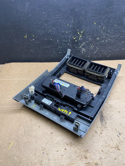2008 to 2012 Jeep Liberty Dash Climate Temperature Control Radio Bezel W9729 DG4