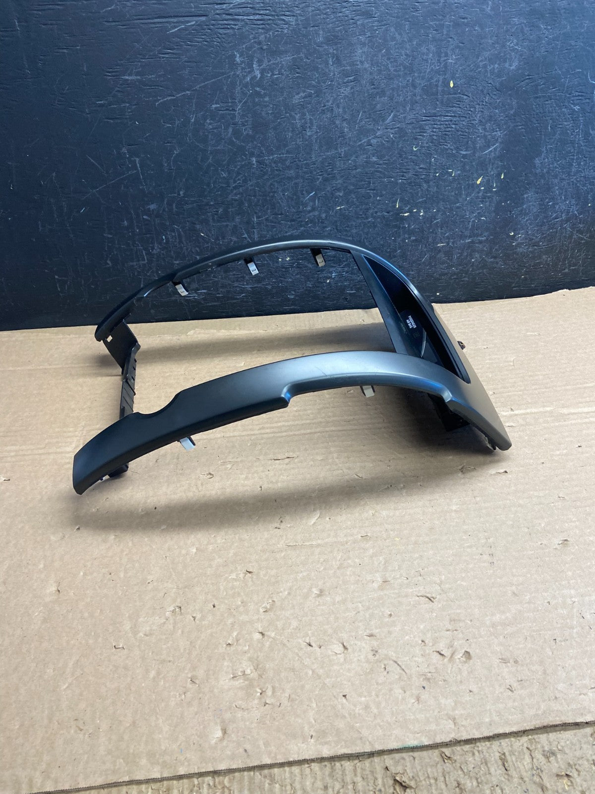 2011 to 2013 Kia Sorento Center Radio Climate Control Clock Trim af2525 DG2