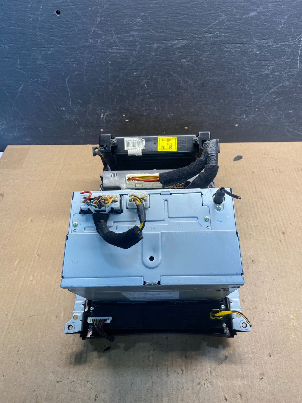 2007 to 2012 Hyundai Veracruz Auto Climate Temp Control Radio Bezel OE AE6395 DG5