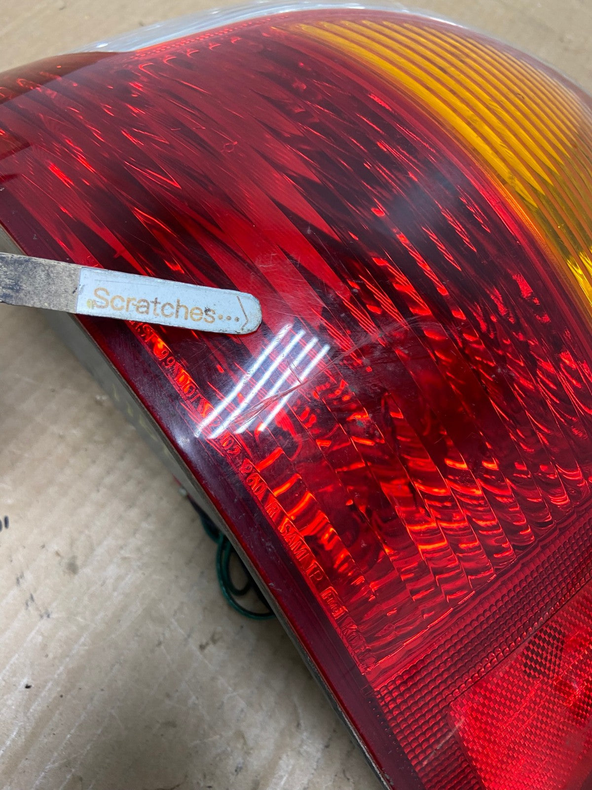 2001 2002 2003 2004 Hyundai Santa Fe Right Passenger Rh Tail Light AI7911 LK3