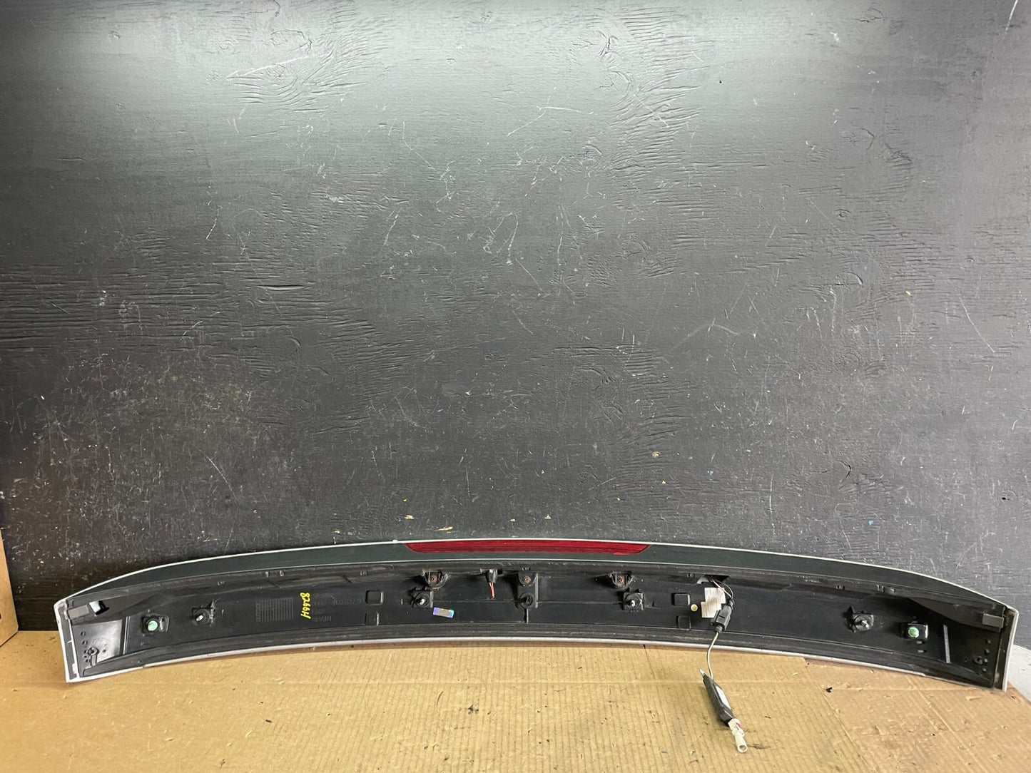 2007 to 2009 AUDI Q7 Rear Tailgate Spoiler W/ 3RD Third Brake Light OEM J4116 DG5