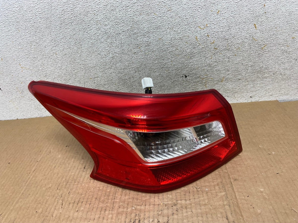 2016 2017 2018 Nissan Sentra Left Driver LH Side Tail Light AI6647 LK0
