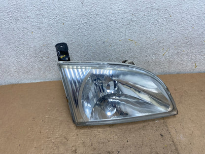 2001 2002 2003 Toyota Sienna Right Passenger Rh Side Headlight Halogen P9926 DW0