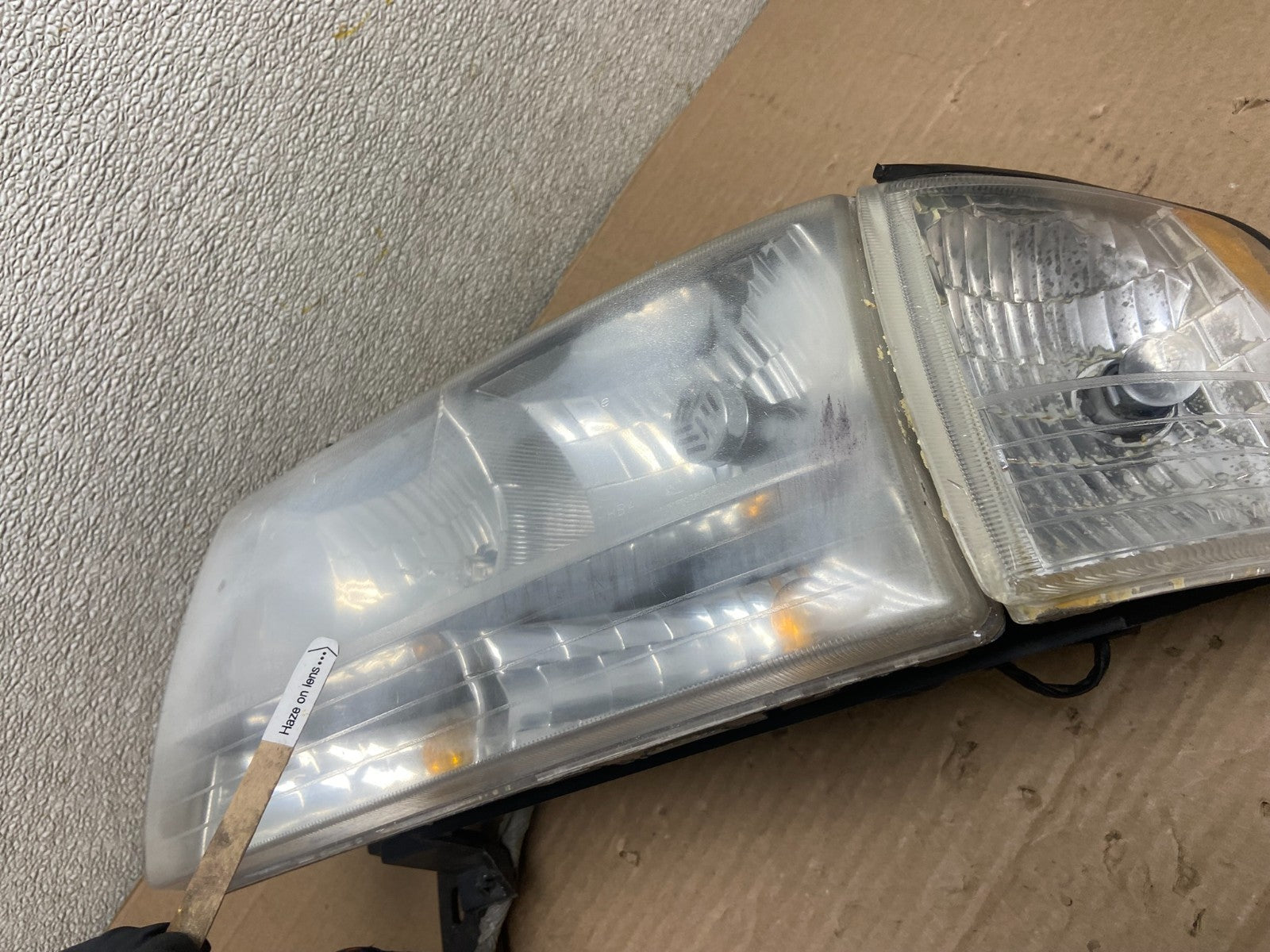 1997 1998 1999 Cadillac Deville Left Driver LH Headlight + Turn Signal AA8753 DG3