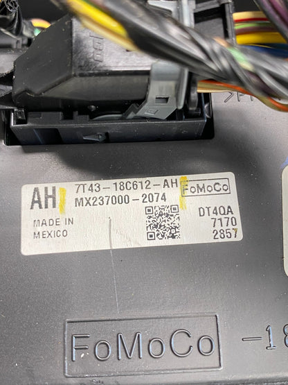 2007 - 2010 Ford Edge Heater Climate Control Radio Control Dash Bezel AC9506 DG6