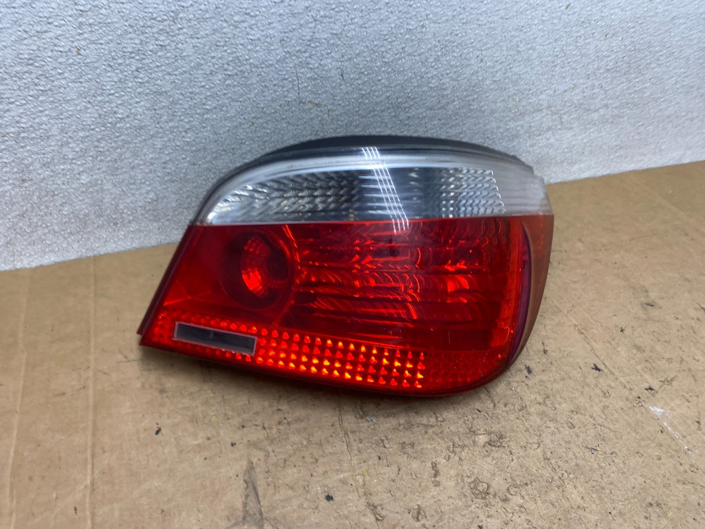 2004 - 2007 BMW 5 Series E60 Right Passenger RH Side Tail Light OEM T5415 DW2