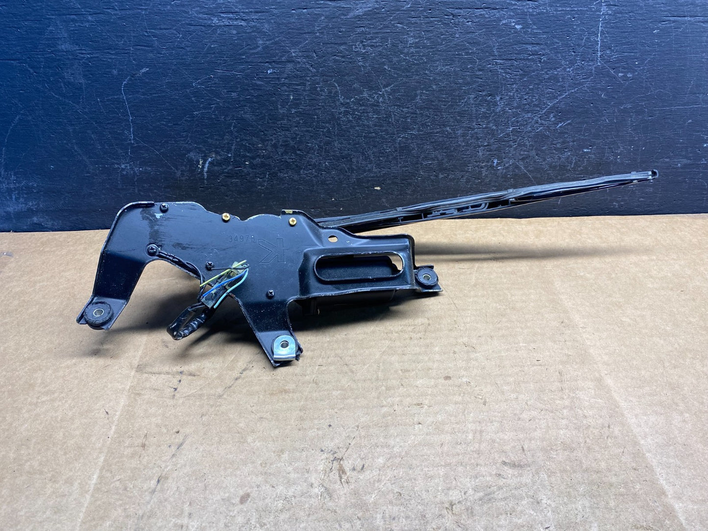 2005 to 2009 Subaru Legacy Outback Rear Windshield Wiper Motor AD75575