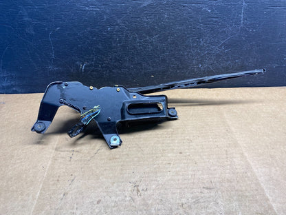 2005 to 2009 Subaru Legacy Outback Rear Windshield Wiper Motor AD75575