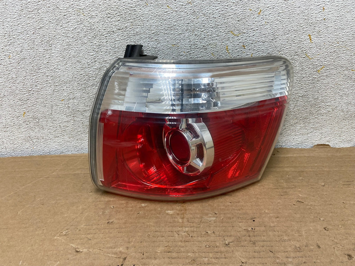 2007 to 2012 GMC Acadia Halogen Tail Light Right Passenger RH Side AH8548 LK0
