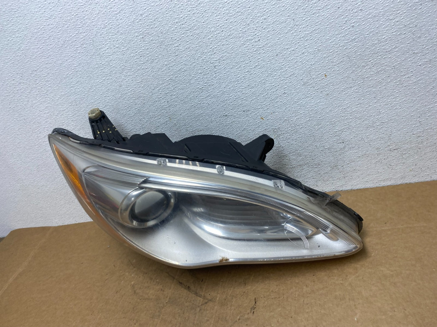 2011 2012 2013 2014 Chrysler 200 Right Passenger Halogen Headlight AD6173 DW1