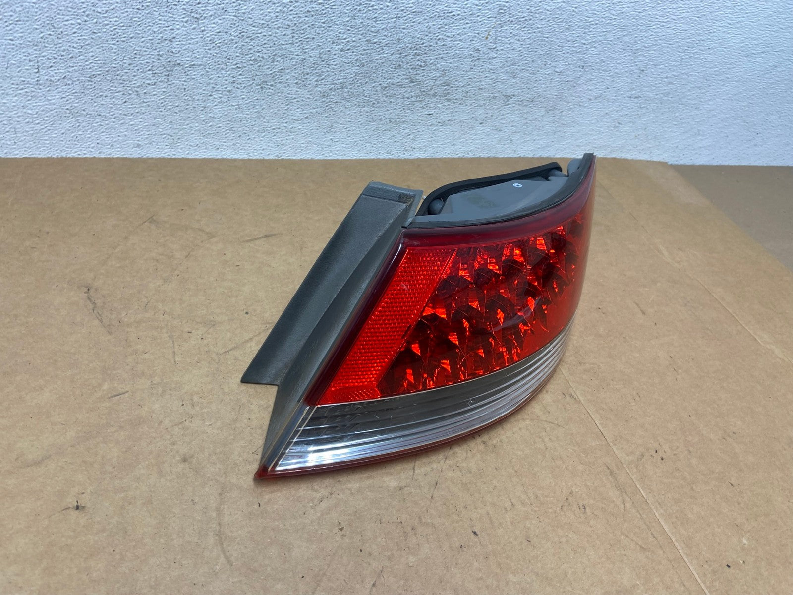 2006 2007 2008 2009 Hyundai Azera Right Passenger Tail Light AE2962 LK2