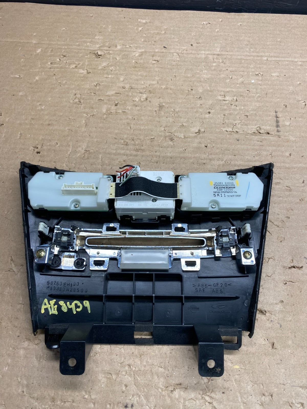 2006 to 2007 Infiniti M35 M45 Radio Audio Control Panel AG8439 DG5