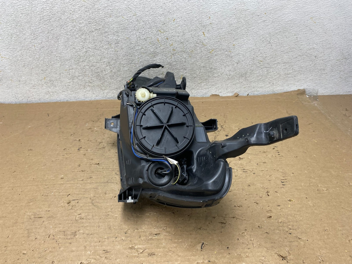 2016 - 2018 Chevrolet Malibu Right Passenger RH Halogen Headlight AH9265 DW7