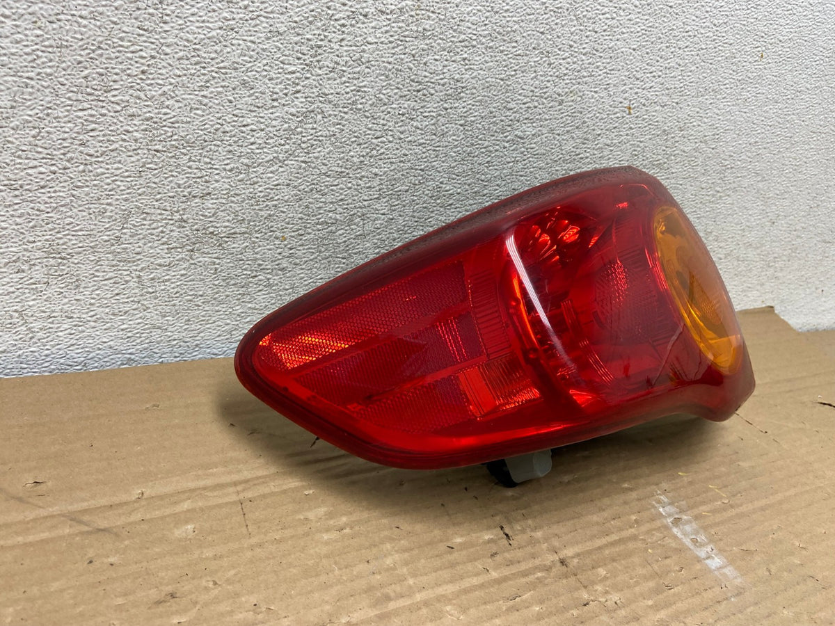 2009 to 2010 Toyota Corolla Left Driver Lh Side Tail Light AG9021 LK1