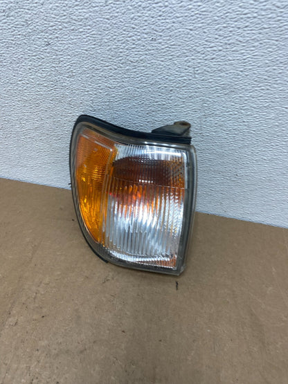 1999 to 2004 Nissan Pathfinder Passenger Corner Park Light Turn Signal AC5829 DW0