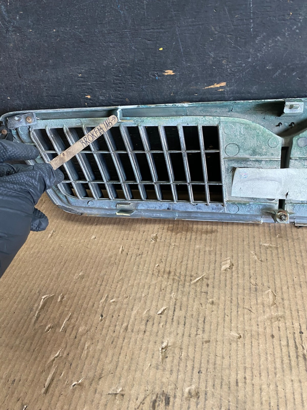 1996 to 1999 Infiniti i30 Front Upper Grill Grille OEM N8374 PS14
