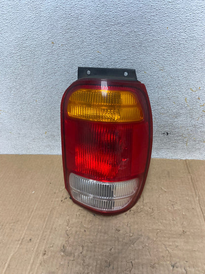 1998 to 2001 Ford Explorer Right Passenger Side Tail light AI5543 LK0