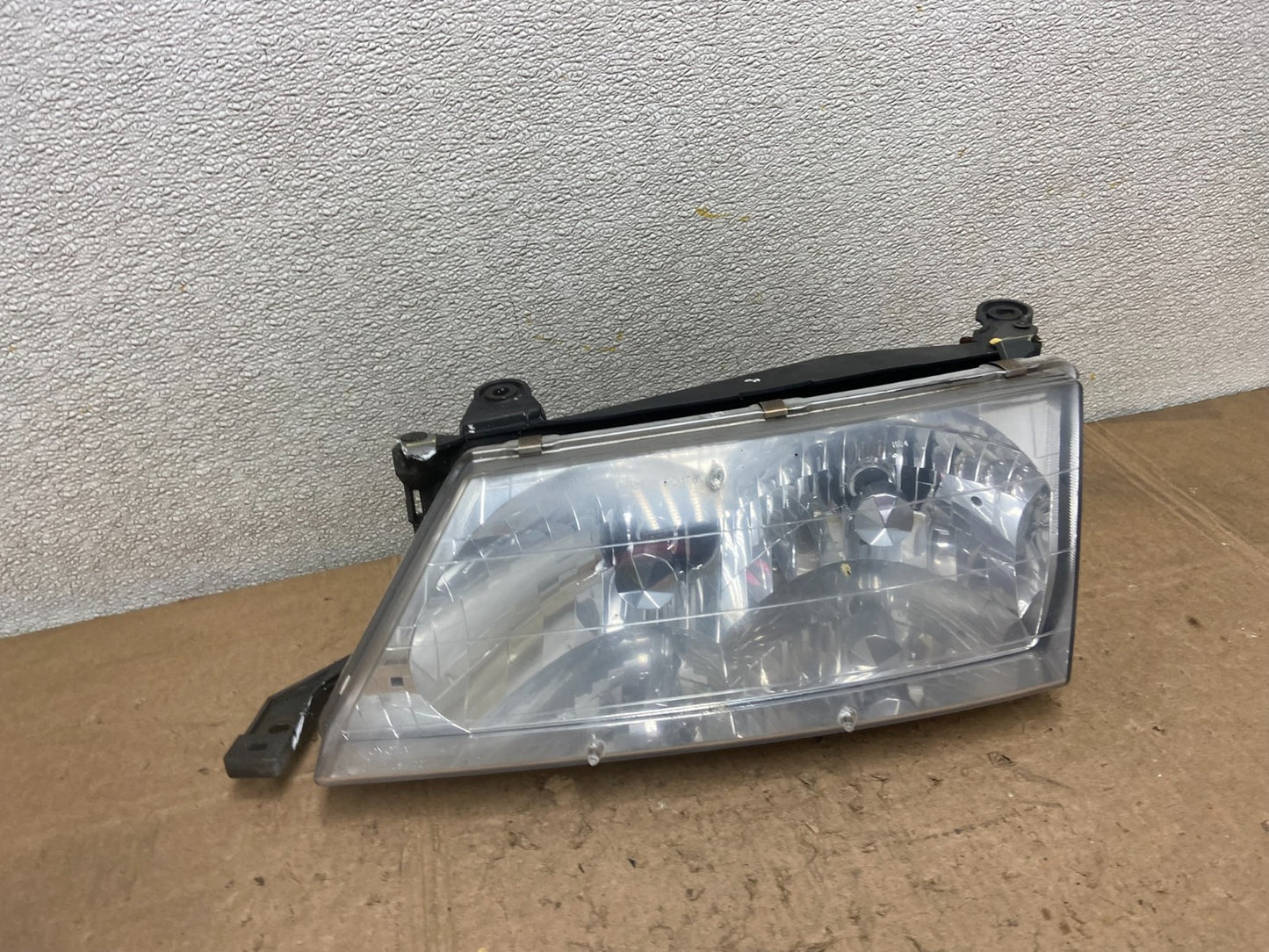 1998 to 1999 Toyota Avalon Halogen Left Driver LH Headlight Oem Y8197 DW0