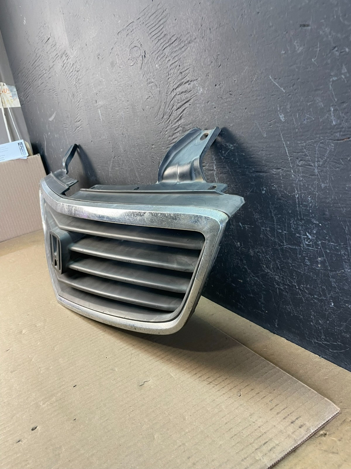 1999 2000 2001 Honda Odyssey  Front Upper Chrome Grille Grill AC2057 DG1
