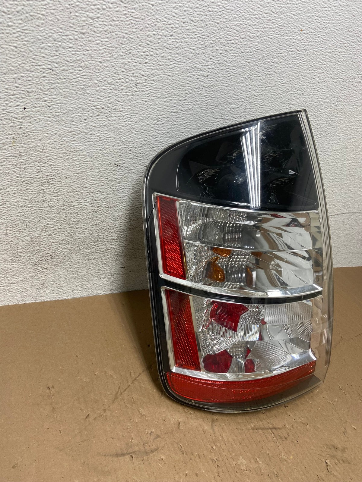 2004 2005 Toyota Prius Tail Light Left Driver Lh Side AD7739 LK2